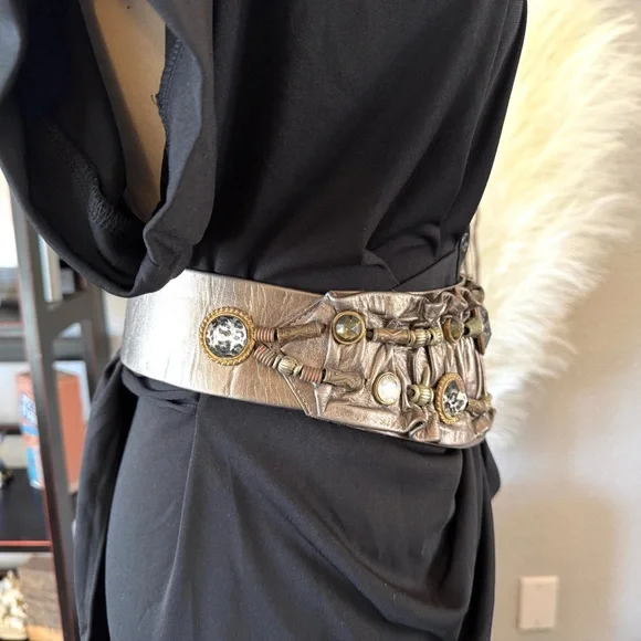 Leatherock Gold Ornate Belt with Decorative Medallions - Picture 5 of 10